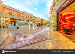 Торговый центр «Вилладжио» (Villaggio Mall)