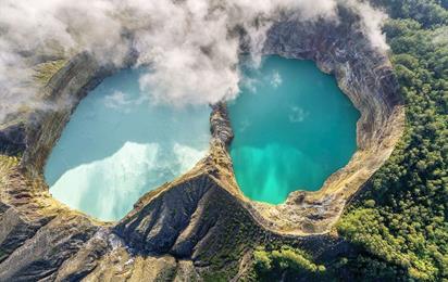 Остров Флорес и озеро Келимуту (Kelimutu)