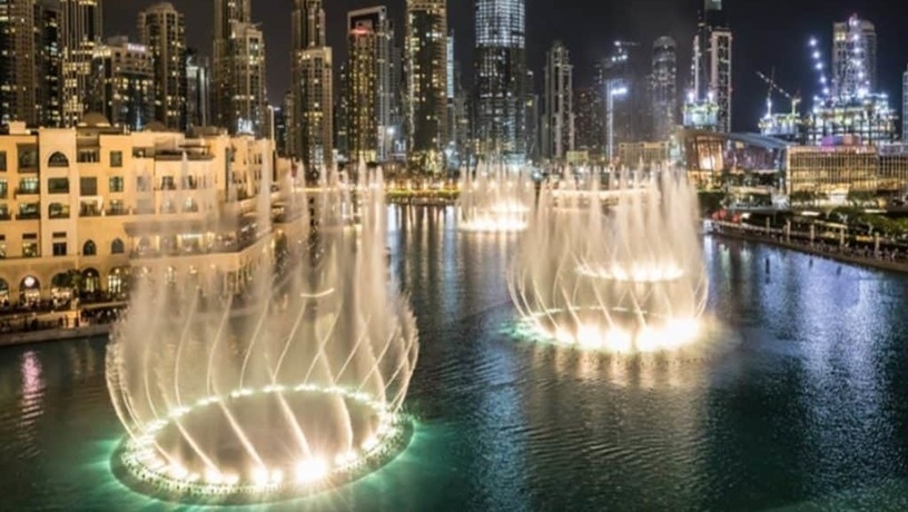 Поющий фонтан в Дубае возобновил работу после реконструкции